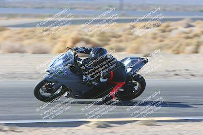 media/Jan-10-2025-CVMA Friday Practice (Fri) [[489e0da257]]/Group 4 and Trackday/Session 2 (Turn 4 Inside)/